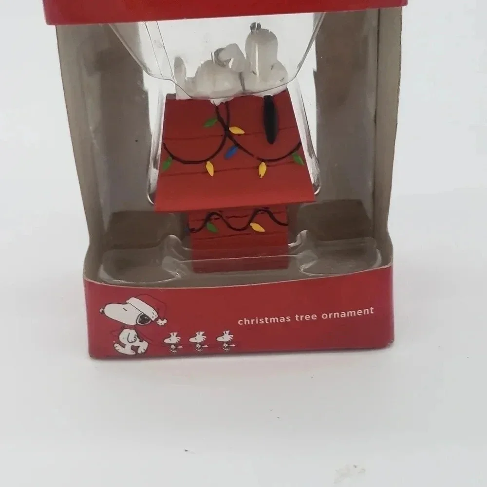 HALLMARK PEANUTS SNOOPY ON DOGHOUSE CHRISTMAS LIGHTS ORNAMENT~1ST PRIZE